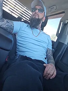 Snapshot of Beardedtattood chatting on May 21, 2026, 2:35 pm Beardedtattood online show from May 21, 2026, 2:35 pm