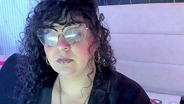 Snapshot of Reginavegaa chatting on May 9, 2026, 9:25 am Reginavegaa online show from May 9, 2026, 9:25 am