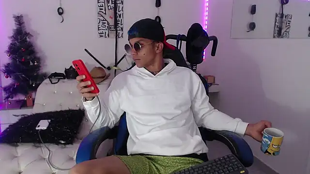 Leonard Price online show from February 9, 2025, 3:22 am