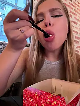 mur girl online show from December 8, 2024, 12:08 pm