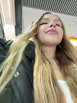 mur girl online show from January 12, 2025, 2:52 pm