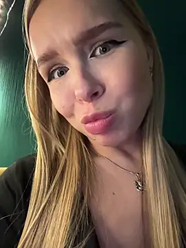 mur girl online show from February 19, 2025, 11:28 am