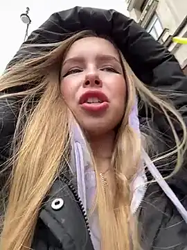 mur girl online show from March 8, 2025, 8:33 am