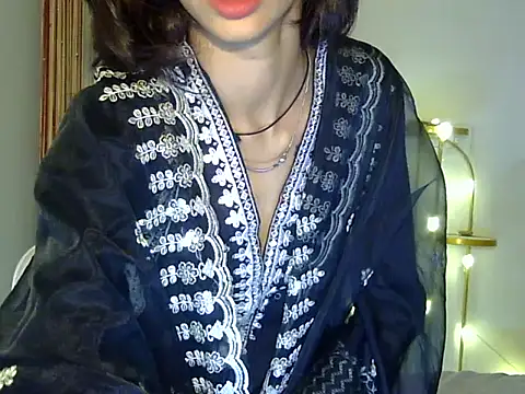 MAAYRA 09 online show from October 22, 2025, 12:27 pm