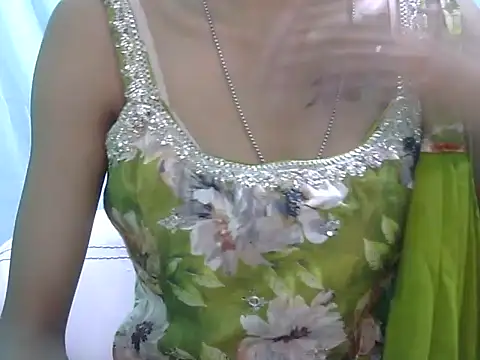 Snapshot of MAAYRA_09 chatting on June 23, 2026, 12:36 pm MAAYRA 09 online show from June 23, 2026, 12:36 pm