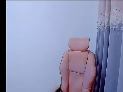 Little-sweet online show from October 12, 2025, 1:15 am