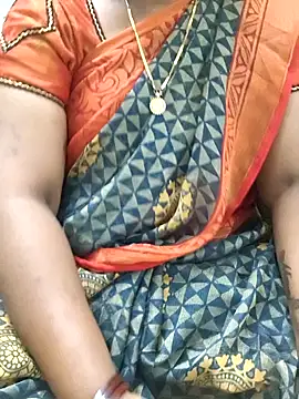 Snapshot of MaaliiiPonuTamil chatting on June 5, 2026, 1:01 am MaaliiiPonuTamil online show from June 5, 2026, 1:01 am