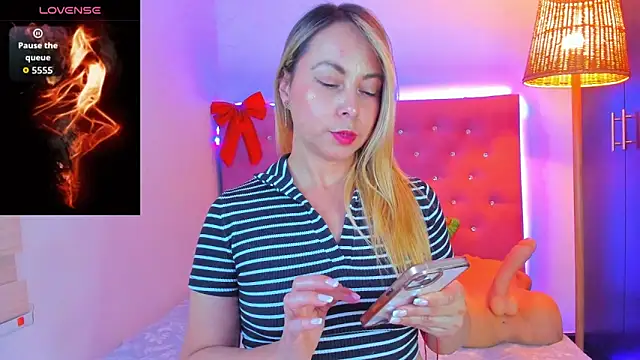  sexybunny  online show from December 21, 2025, 3:35 am