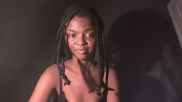 Snapshot of BlissTheeSiren chatting on September 27, 2025, 2:22 pm BlissTheeSiren online show from September 27, 2025, 2:22 pm