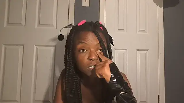 Snapshot of BlissTheeSiren chatting on September 28, 2025, 5:29 pm BlissTheeSiren online show from September 28, 2025, 5:29 pm