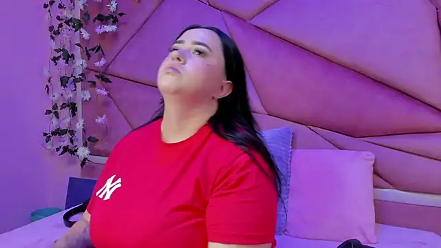 Victoria Rossy online show from October 4, 2025, 7:45 pm