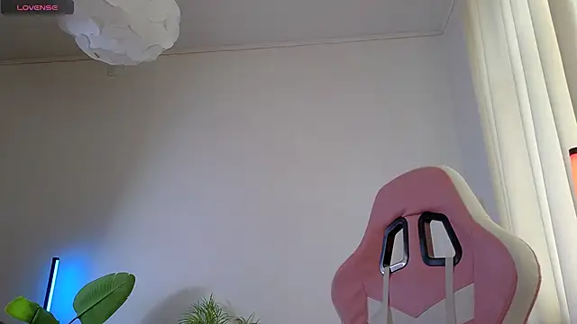 caseyrobbins online show from November 10, 2025, 10:14 am