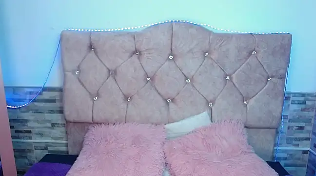 elizabethcooper online show from January 14, 2025, 11:16 pm