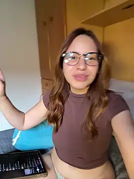 AgnesCampp online show from February 5, 2026, 8:13 pm