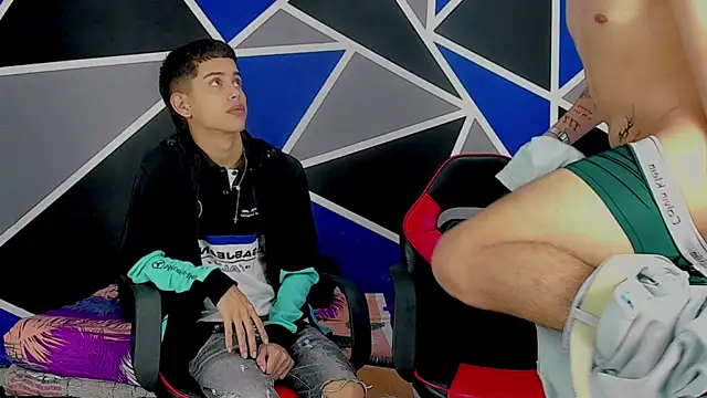 Snapshot of migueyalejo_teens chatting on March 6, 2025, 3:13 am migueyalejo teens online show from March 6, 2025, 3:13 am