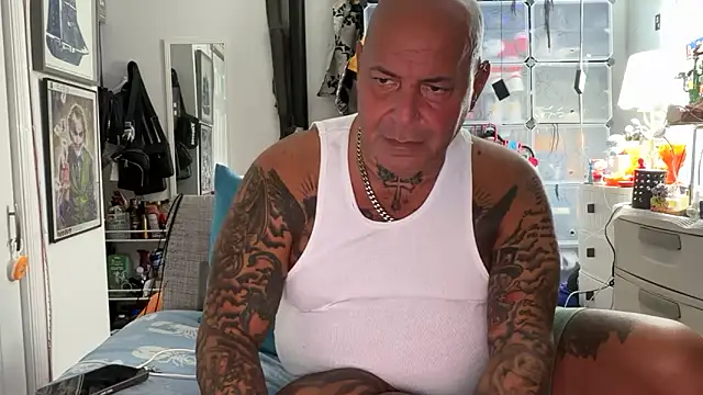 joeytatts66 online show from October 12, 2025, 1:04 am