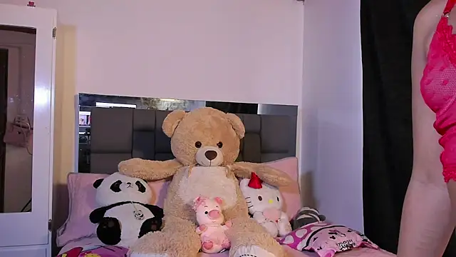Snapshot of natali_henao chatting on May 6, 2026, 6:35 pm natali henao online show from May 6, 2026, 6:35 pm