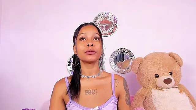 Snapshot of natali_henao chatting on May 14, 2026, 6:37 pm natali henao online show from May 14, 2026, 6:37 pm