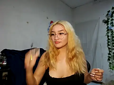 sadnessgyall online show from January 4, 2025, 7:03 am