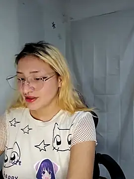 sadnessgyall online show from March 23, 2025, 7:31 am