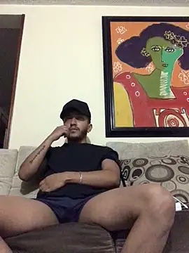 Snapshot of kmilo2405 chatting on December 22, 2025, 2:41 am kmilo2405 online show from December 22, 2025, 2:41 am