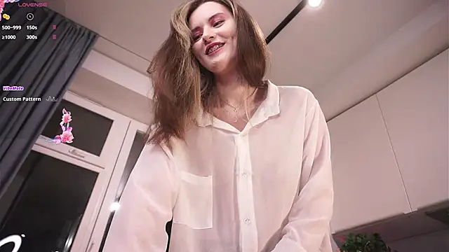 LoraDevon online show from October 12, 2025, 5:01 pm