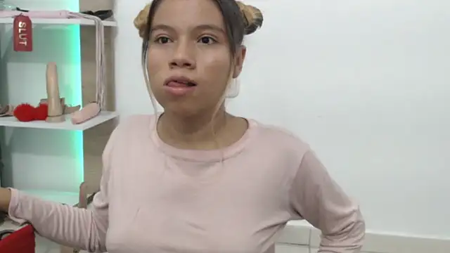 Snapshot of Naomi991 chatting on September 26, 2025, 9:30 pm Naomi991 online show from September 26, 2025, 9:30 pm