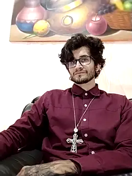 Loggan donnelly online show from April 21, 2026, 1:42 am