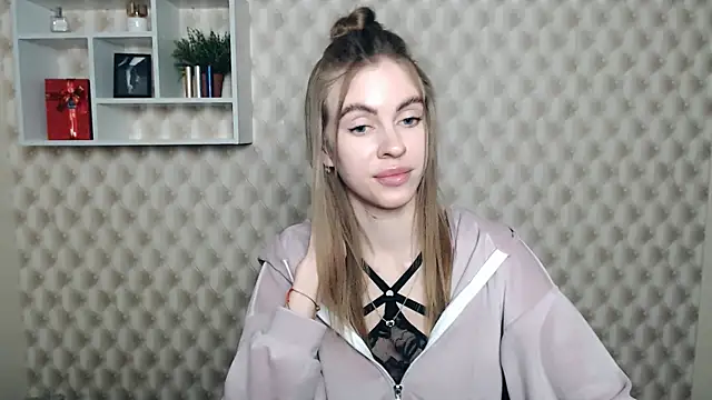 Snapshot of AlisaCatty_ chatting on March 21, 2025, 10:28 am AlisaCatty online show from March 21, 2025, 10:28 am