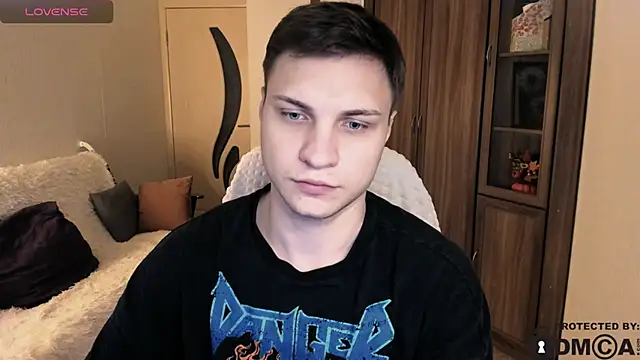 handsome guy01 online show from November 11, 2025, 6:41 pm