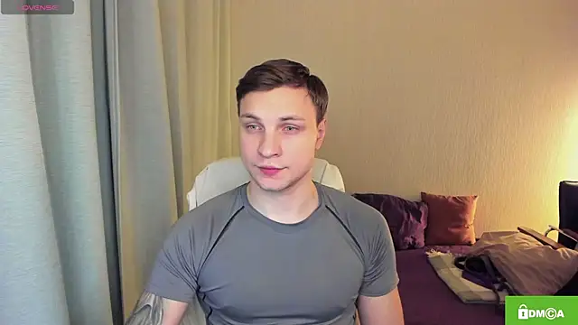 handsome guy01 online show from April 1, 2026, 7:55 pm