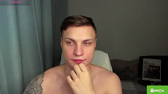 Snapshot of handsome_guy01 chatting on May 4, 2026, 5:42 pm handsome guy01 online show from May 4, 2026, 5:42 pm