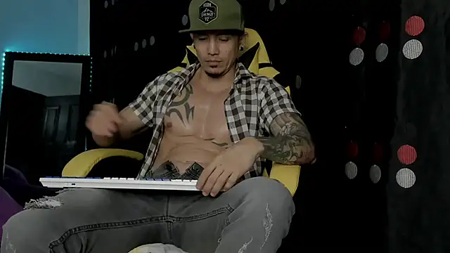 Snapshot of Alex_motta chatting on March 22, 2025, 5:17 am Alex motta online show from March 22, 2025, 5:17 am