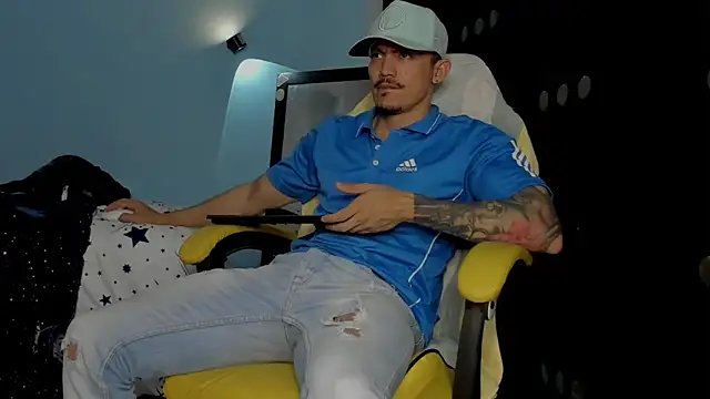 Snapshot of Alex_motta chatting on September 20, 2025, 2:34 am Alex motta online show from September 20, 2025, 2:34 am