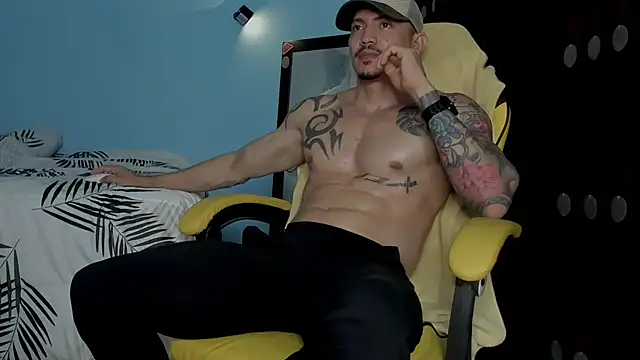 Snapshot of Alex_motta chatting on October 12, 2025, 5:39 am Alex motta online show from October 12, 2025, 5:39 am