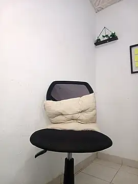 lianisrose online show from March 15, 2026, 1:11 am