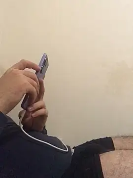 Snapshot of cshn001 chatting on February 12, 2025, 8:07 pm cshn001 online show from February 12, 2025, 8:07 pm