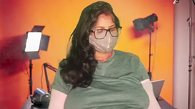 Snapshot of mamoni91 chatting on November 19, 2025, 3:28 am mamoni91 online show from November 19, 2025, 3:28 am