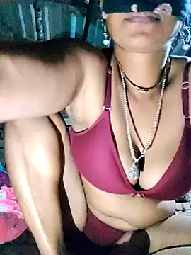 Hotty-dola online show from December 12, 2024, 1:49 pm