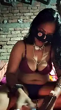 Hotty-dola online show from January 7, 2025, 11:48 am