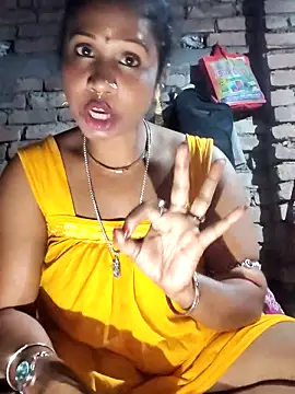 Hotty-dola online show from February 5, 2025, 3:52 pm
