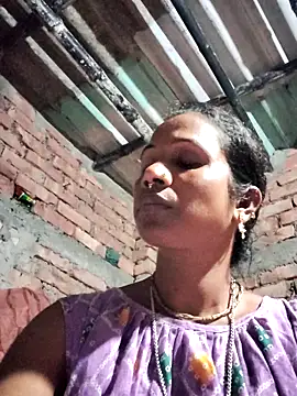 Hotty-dola online show from September 12, 2025, 6:19 pm