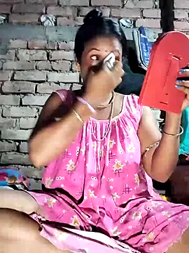 Hotty-dola online show from September 18, 2025, 7:27 pm
