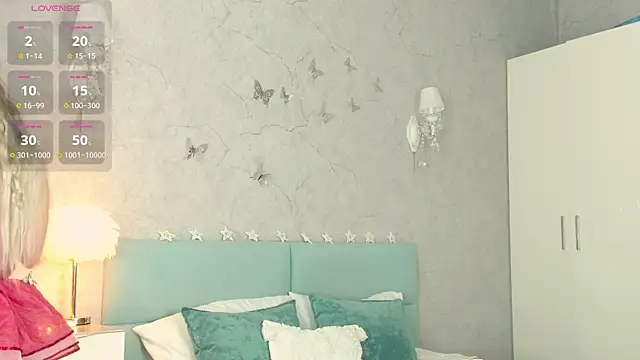 Snapshot of LianaCruz__ chatting on December 27, 2024, 7:08 am LianaCruz online show from December 27, 2024, 7:08 am