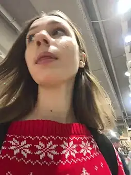 Lia  Love online show from December 18, 2024, 1:12 pm