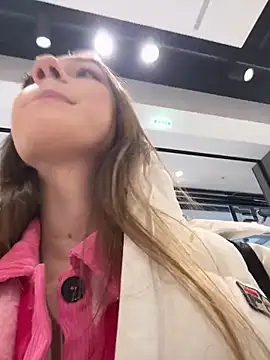 Lia  Love online show from February 14, 2025, 2:12 pm