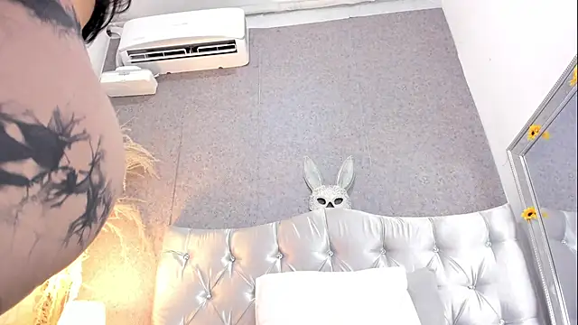 GABYTAYLOR  online show from November 10, 2025, 1:43 pm