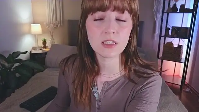 dearmoa online show from March 10, 2026, 9:42 pm