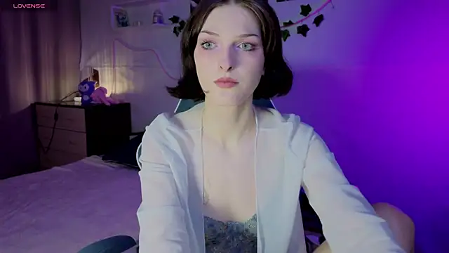 Sweet Paradox online show from September 17, 2025, 10:55 pm