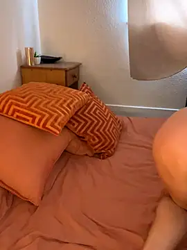 SweetSolez online show from September 18, 2025, 12:07 pm